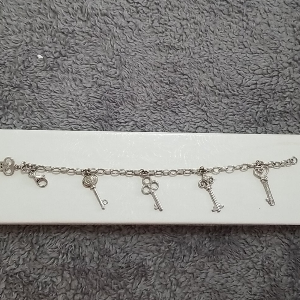 Key Bracelt